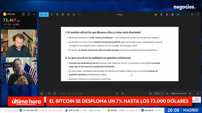 Comparativa de monedas Bitcoin, Ethereum y stablecoins sobre fondo de casino